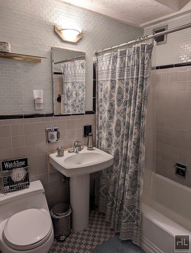 Building Photo - JAY ST