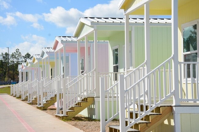 Building Photo - 242 Ulrich Ln