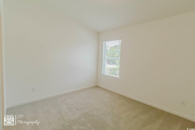 Building Photo - 204 Crescent Wy