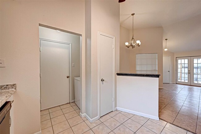 Building Photo - 17435 Glenmorris Dr