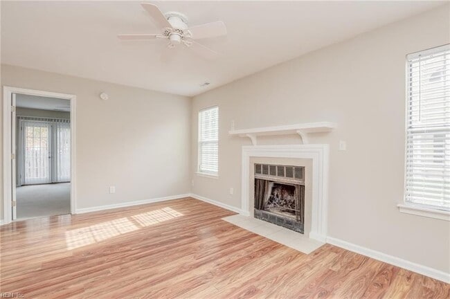 Building Photo - 578 Peregrine St