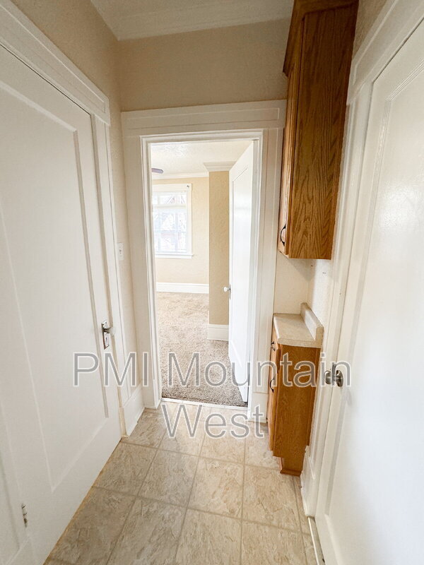 Building Photo - 163 S 200 E