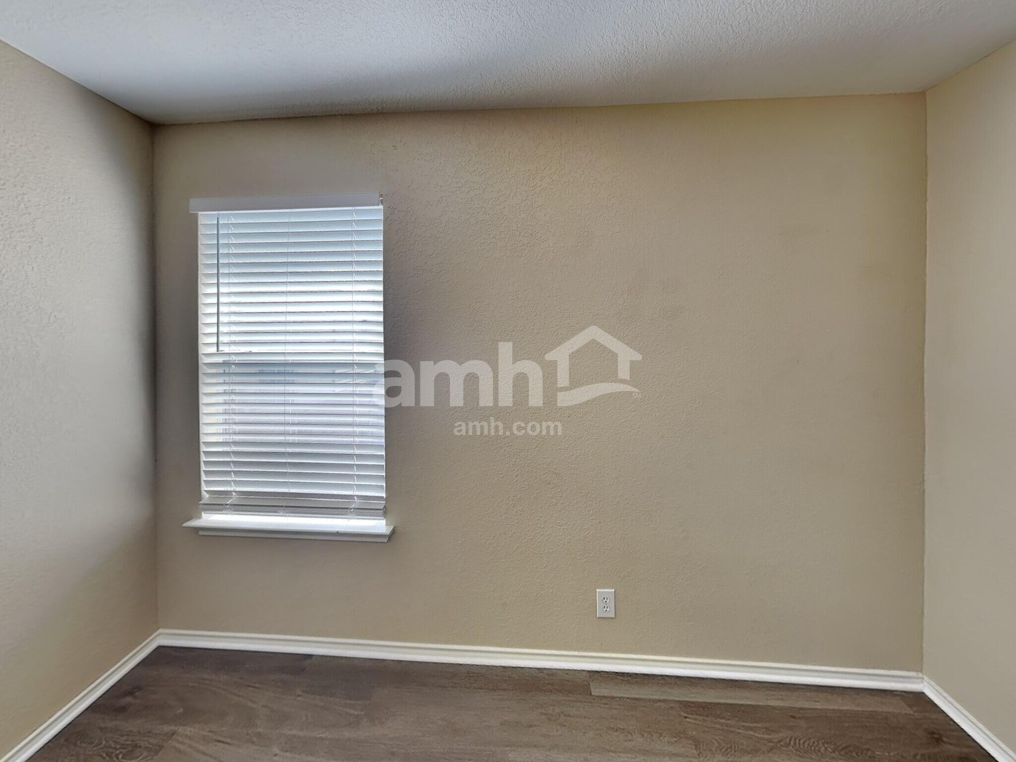 Building Photo - 16131 Branching Oaks