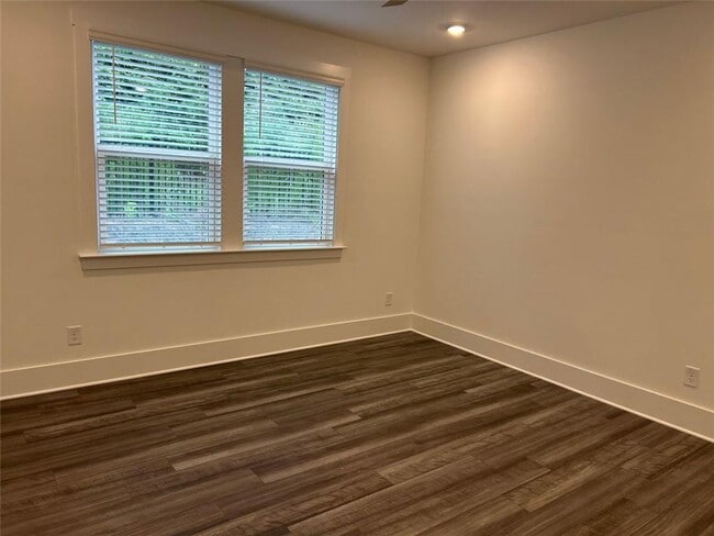 Building Photo - 1718 Gunnin Trce NW