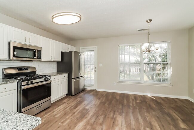 Building Photo - 236 Arrowhead Dr