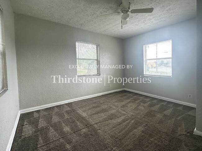 Building Photo - 1861 Bisbee St
