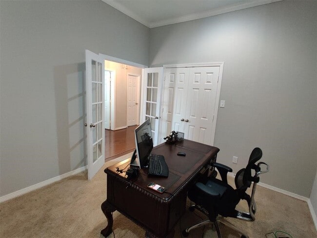 Building Photo - 13401 Indigo Sands Dr