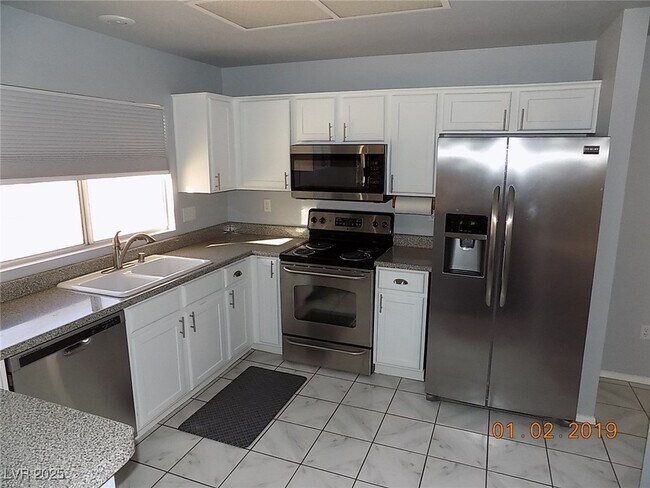 Building Photo - 9405 Slate Dr