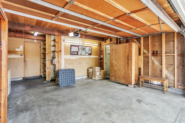 Building Photo - 819 La Jennifer Way