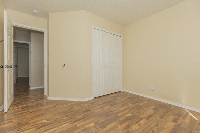 Building Photo - 3224 Park Ridge Dr