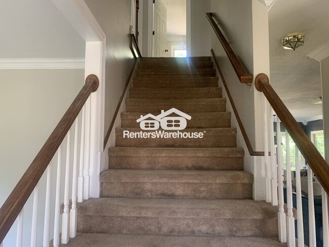 Building Photo - 117 Waterbury Dr