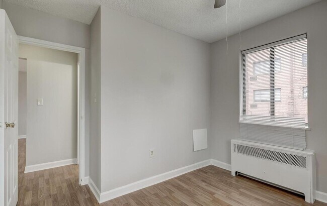 Building Photo - Affordable 2-Bedroom Apartment in Southwest DC – Utilities Included Option Available!