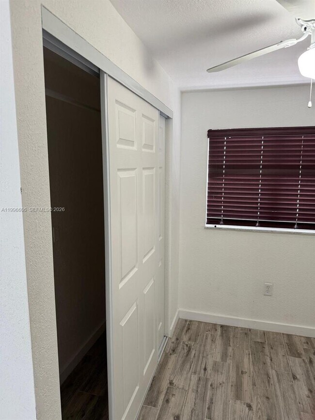 Building Photo - 5420 E 7th Ave