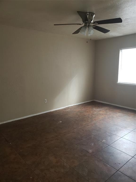 Building Photo - 5618 Hollow Pines Dr