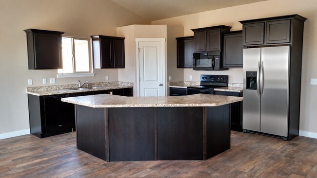Building Photo - 374 W Ruger Dr