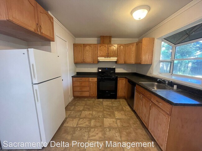 Building Photo - 3 br, 2 bath House - 2612 Coho Court