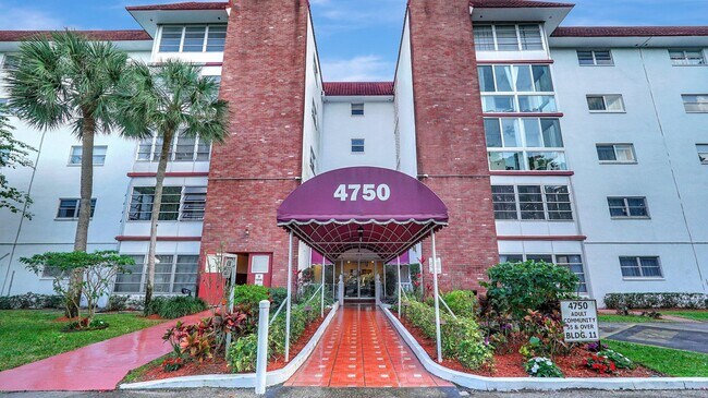 Building Photo - 4750 NW 22nd Ct
