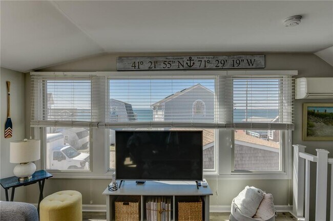 Building Photo - 20 Lane 2