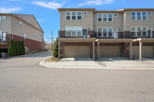Building Photo - 2877 Hartwick Dr