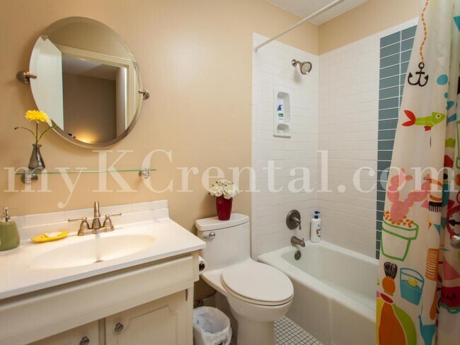 Building Photo - 9619 Outlook Dr