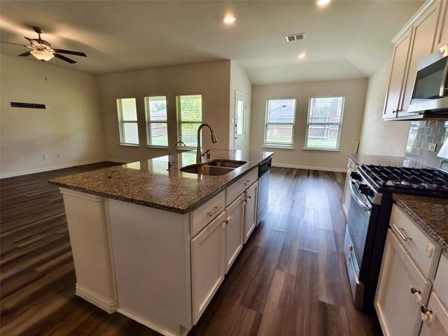 Building Photo - 213 Cedar Canyon Dr