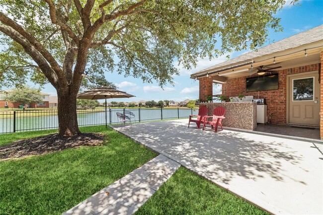 Building Photo - 26146 Travis Brook Dr