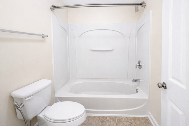 Building Photo - Clean 5 Bedroom Collins Hill Home with First Floor Suite and Oversized Master