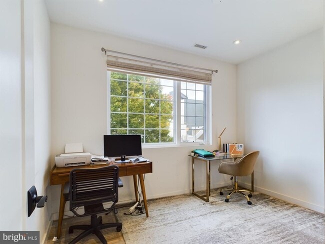 Building Photo - 1114 Shackamaxon St