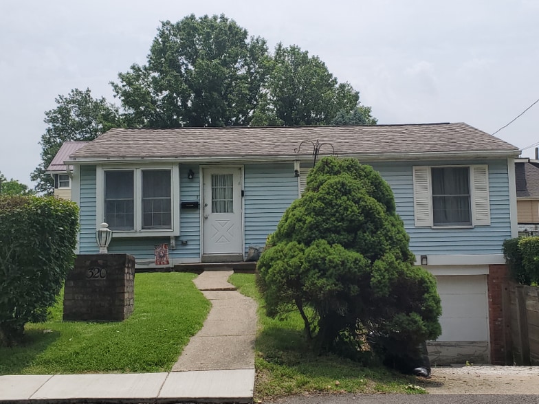 Primary Photo - 320 Dawson Ave