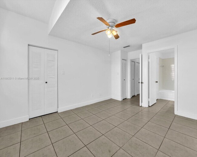 Building Photo - 15770 SW 106th Terrace