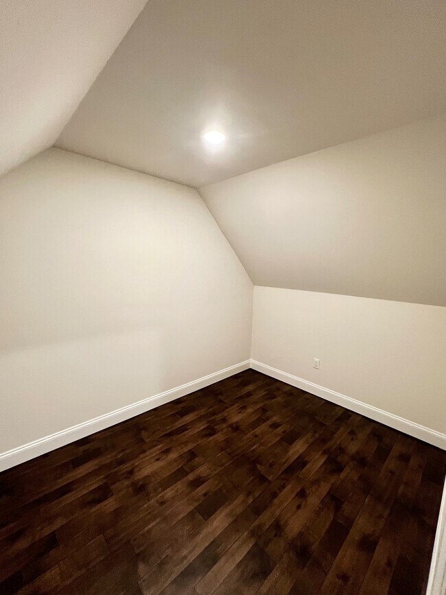 Building Photo - 110 Samjan Cir