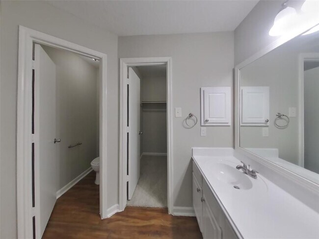 Building Photo - 15322 Acorn Green Ct