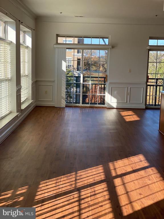 Building Photo - 820 Belmont Bay Dr