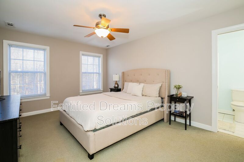 Building Photo - 5510 Faye Dr