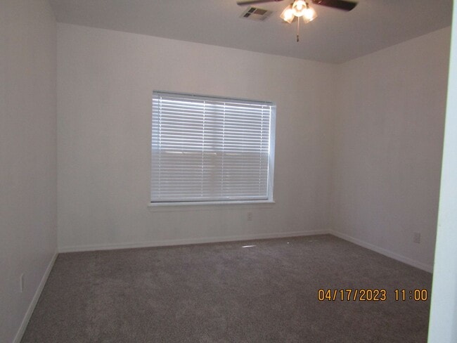 Building Photo - 4104 SW Wendy Dr