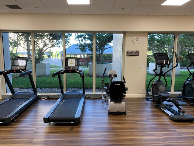 Building Photo - 4101 N Ocean Blvd