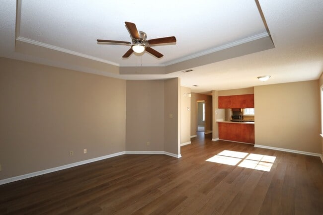Building Photo - 203 Blue Pool Dr