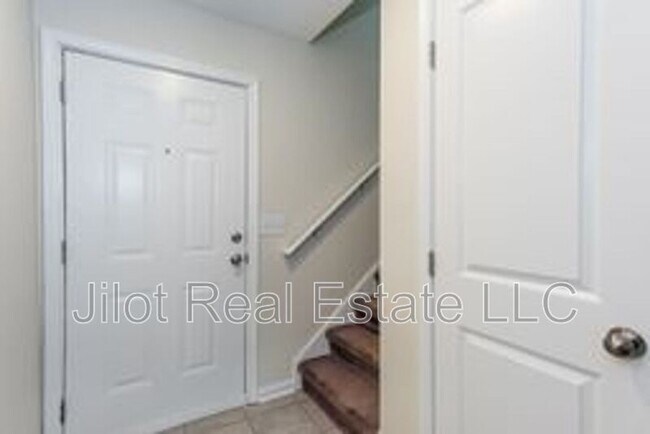 Building Photo - 2015 Oak Park Ln