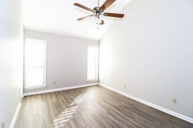Building Photo - 5921 Pecan Trce