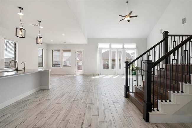 Building Photo - 259 Silver Pass