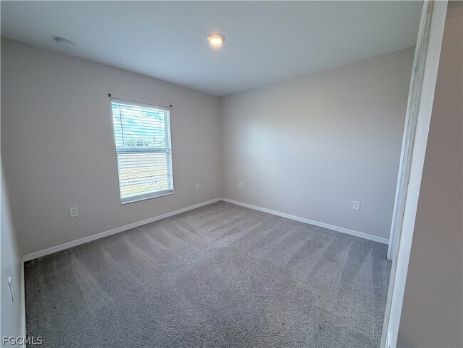 Building Photo - 331 NE 25th St