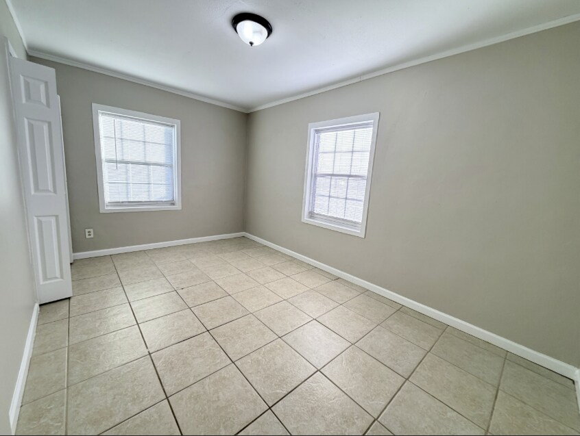 Building Photo - 3817 Peach Dr