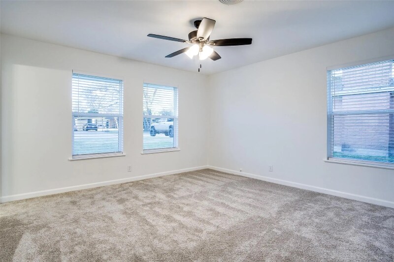 Building Photo - 5812 Waltham Ave