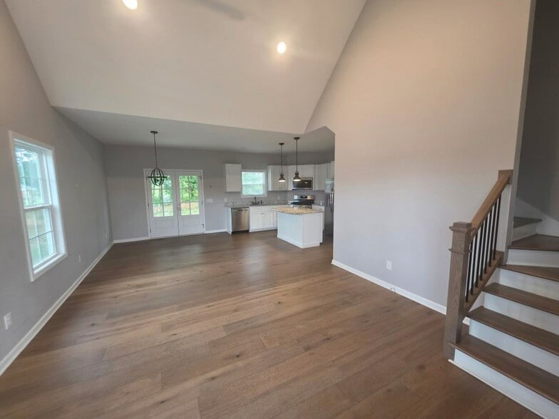 Building Photo - 202 Cherokee Dr