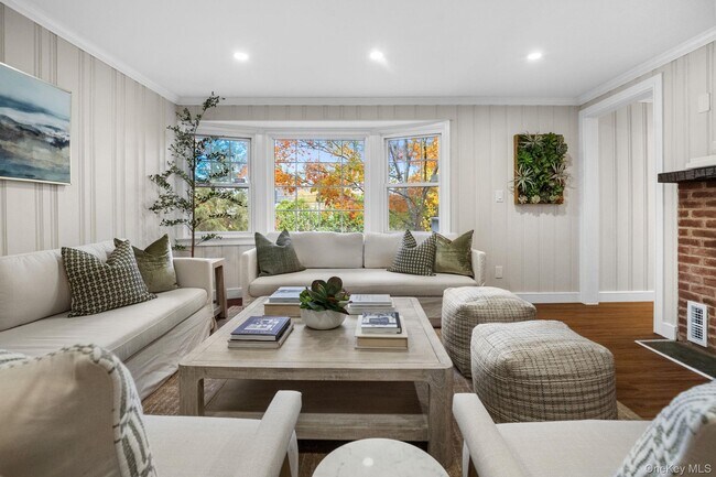 Building Photo - 27 Winding Ln