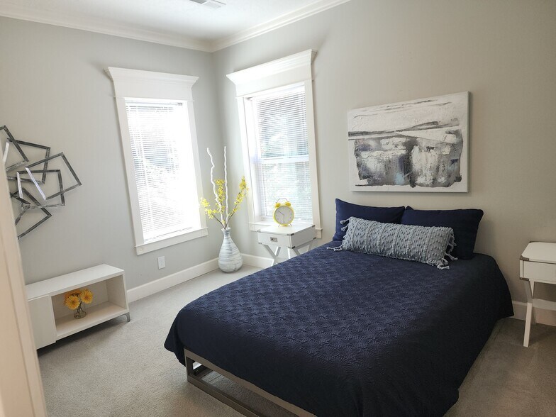 Building Photo - 13518 SW Hillshire Dr