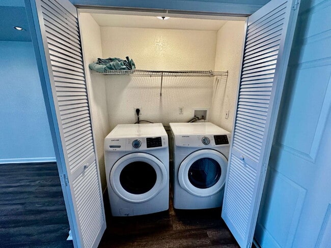 Building Photo - "Spacious 2-Bed, 2-Bath Condo with Pool Ac...
