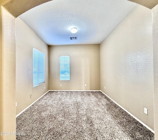 Building Photo - 14841 W Desert Hills Dr