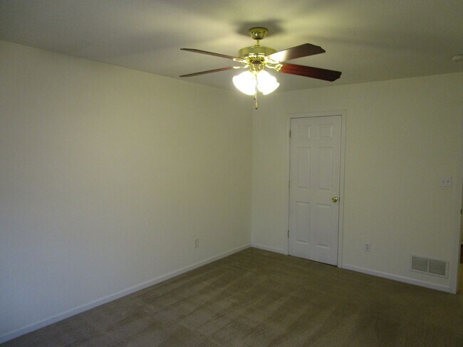 Building Photo - 1725-1727-1727 Louise Cir