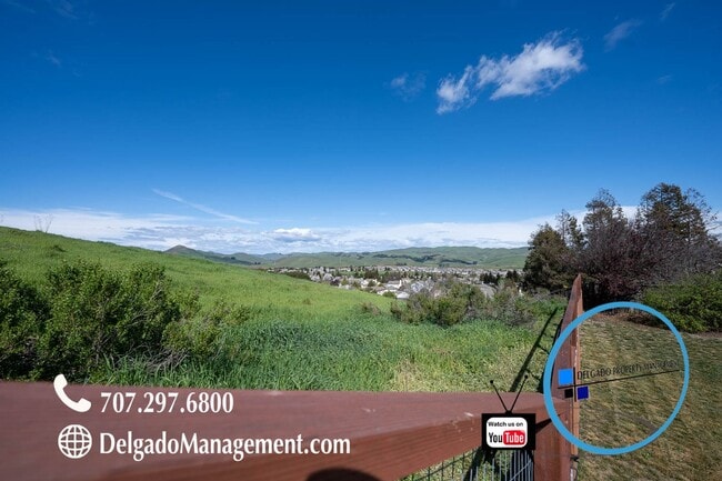 Building Photo - Benicia! Large 3 bd/2 bath